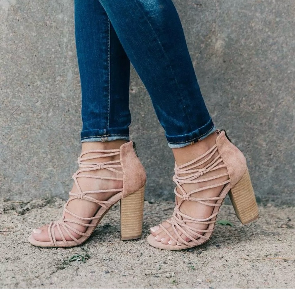 Women 👠 heels